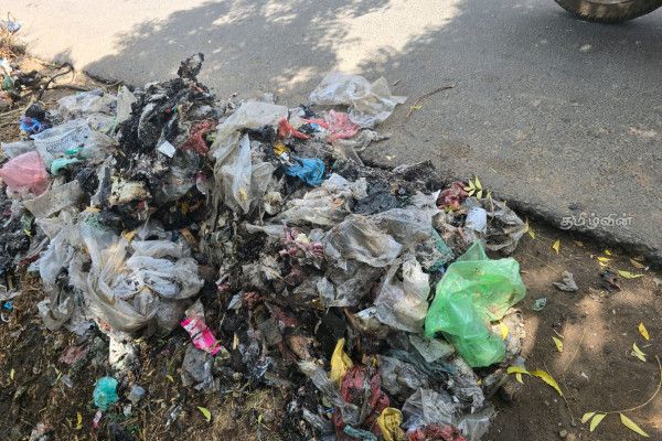 மன்னார் பொது சுகாதார வைத்திய அதிகாரி பணிமனை முன்பு சுகாதார சீர்கேடு!