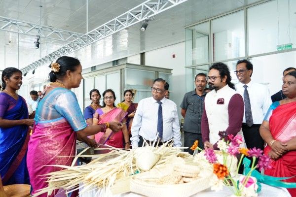 கைவினைப் பொருட்களின் புத்தாக்கம் குறித்து  ஆளுநர் பெருமிதம்