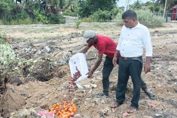 மனிதப் பாவனைக்கு உதவாத பழங்கள், உணவுப் பொருட்கள் அகற்றல்